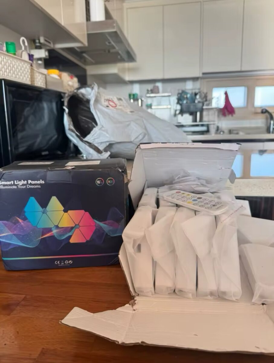 12pcs Triangle Wall Gaming Decor RGB Smart Light Panel