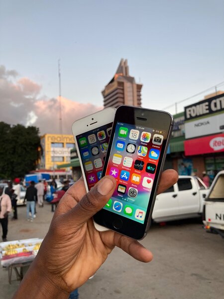 Newly Preowneds iPhone 5s Uk products fully.  16gb k700