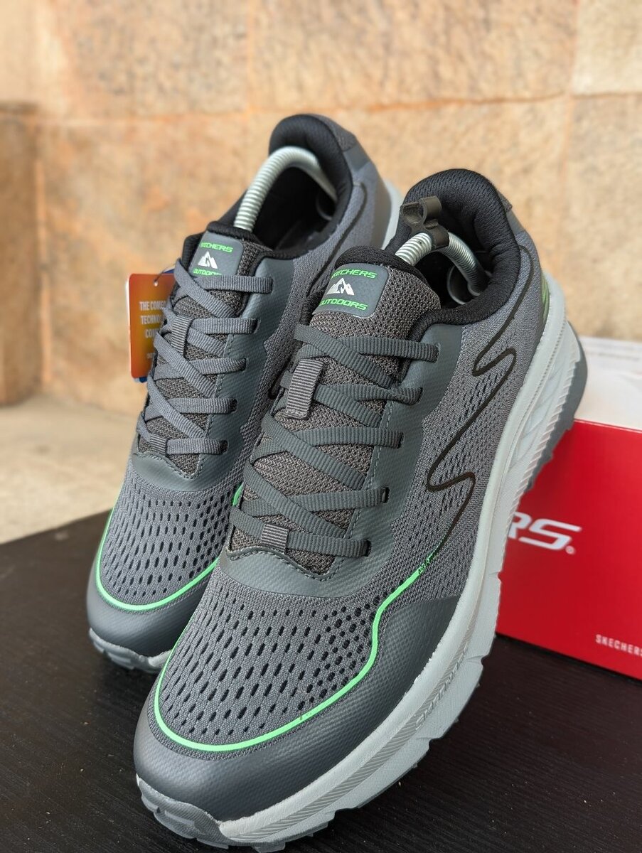 SKETCHERS OUTDOORS ( ARCH FIT)