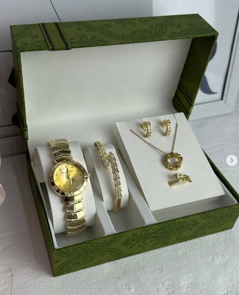 Комплект часы+набор украшений