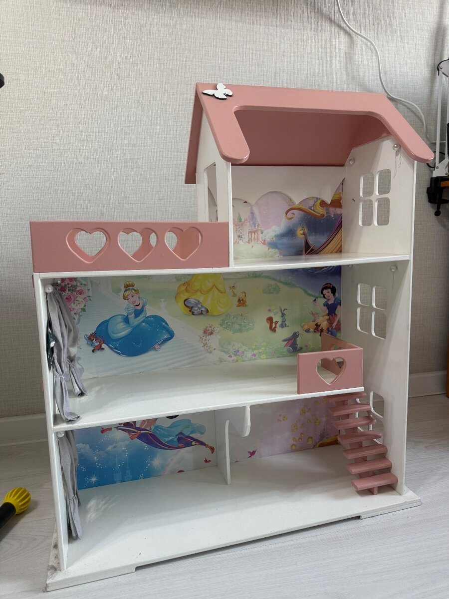 Кукольный домик с мебелью