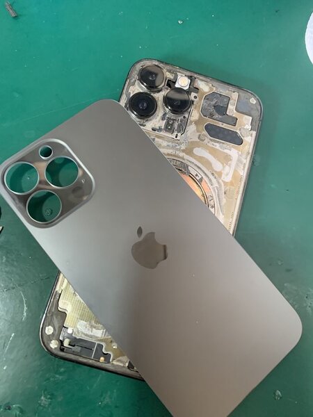 iPhone Backglass Replacement