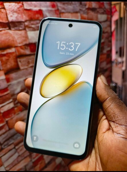 Smartphone TECNO moderne