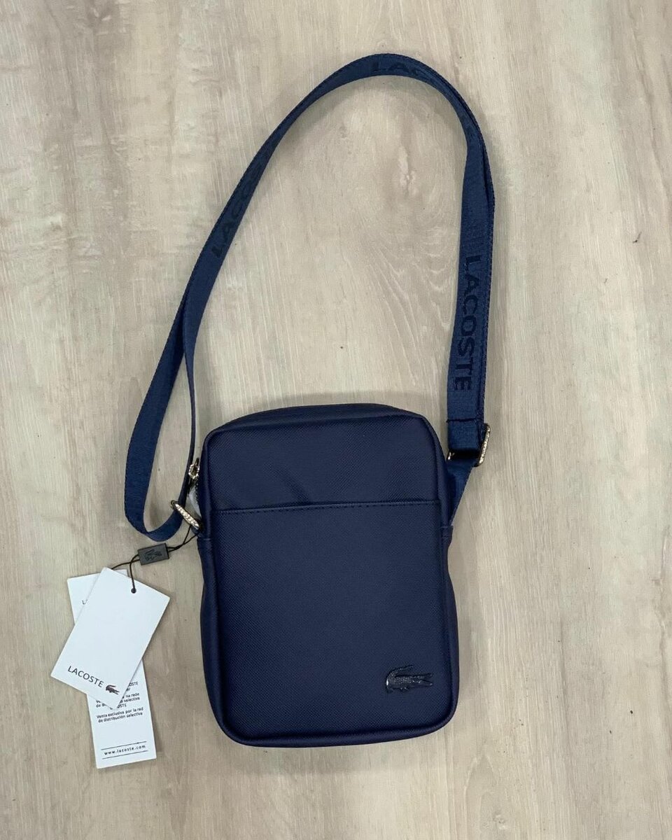Sac banane Lacoste noir et bleu marine