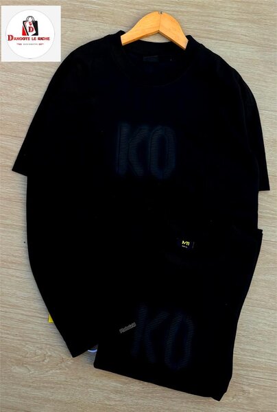 T-shirt noir élégante KO