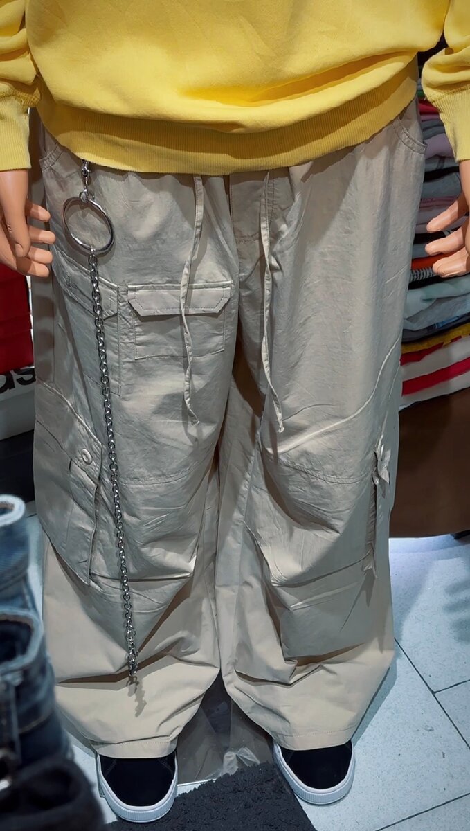 Pantalon cargo beige +pull