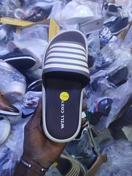 Claquettes confortables unisexes