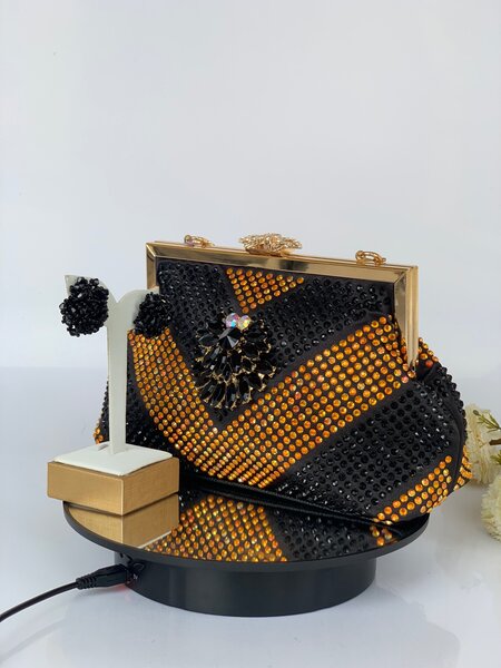 Clutch bag with earrings