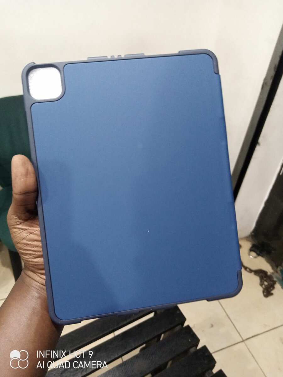 Apple iPad Pro 11-inch Smart Case with Pencil holder t