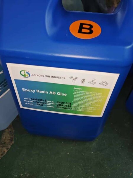 Epoxy Resin And Hardner With Nozzles. 5KG Each. Ratio 1:1