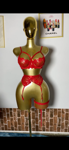 Ensemble de lingerie rouge en dentelle