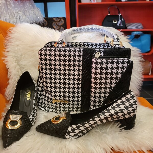 Ensemble femme Pandora, sac et sandales taille 40