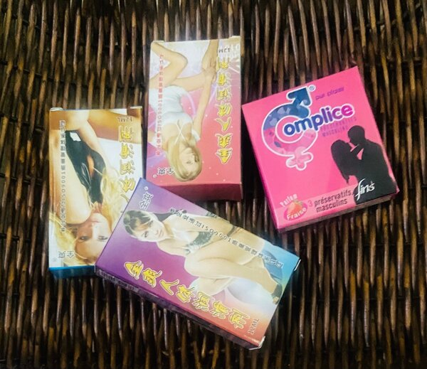 3 Préservatifs + 3 lubrifiants