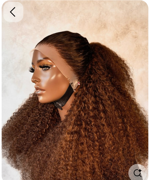 Perruque bouclée en dentelle