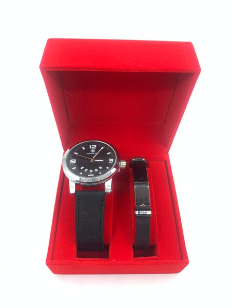 Montre homme en cuir noir