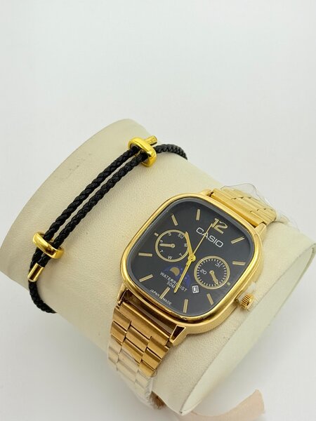 Montre Dorée et Bracelet Élégant