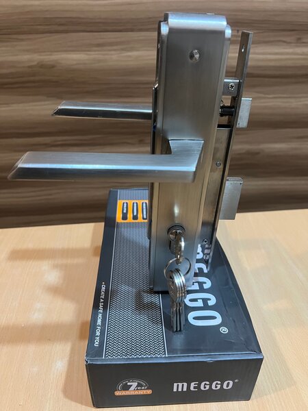 Serrure de Porte en Acier Meggo