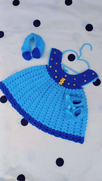 Robe Bébé Tricotée Élégante