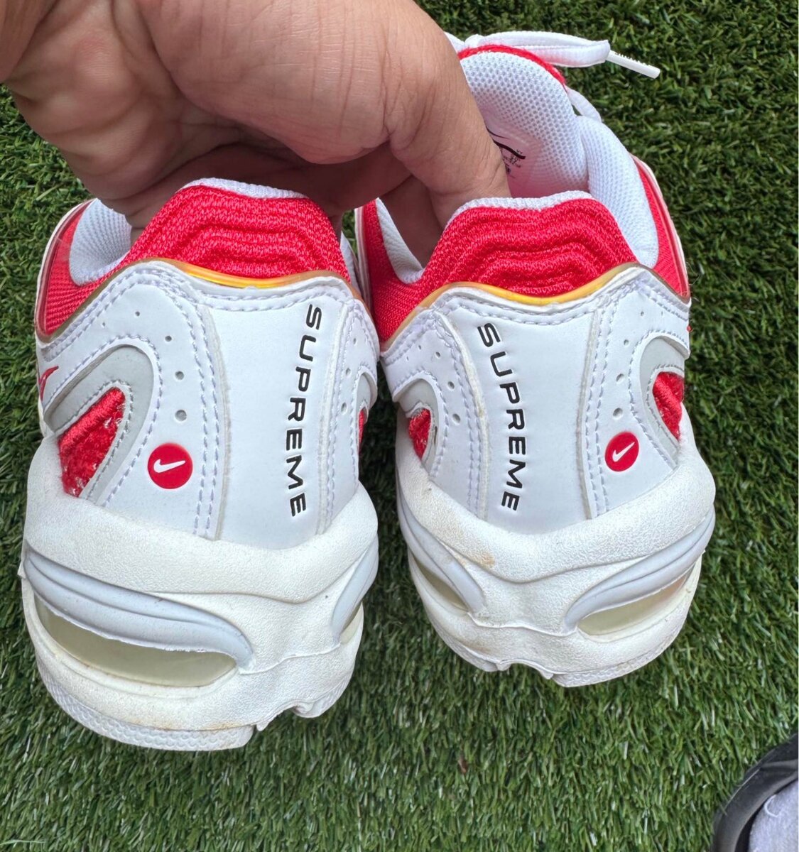 Nike Air Max 95 Supreme rouge et blanc