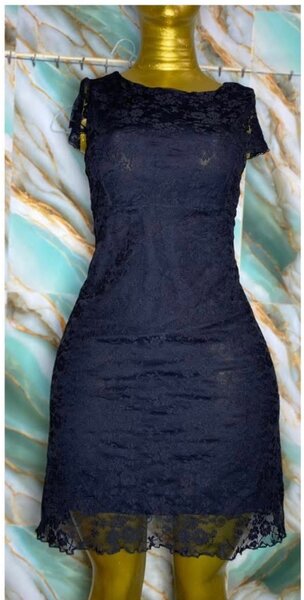 Robe dentelle simple