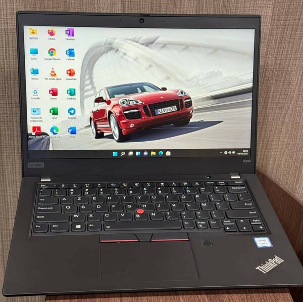 Lenovo ThinkPad X390 Laptop
