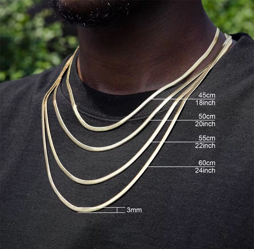 Chaine  or élégant inoxydable