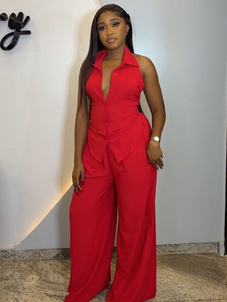 Tenue élégante femme moderne