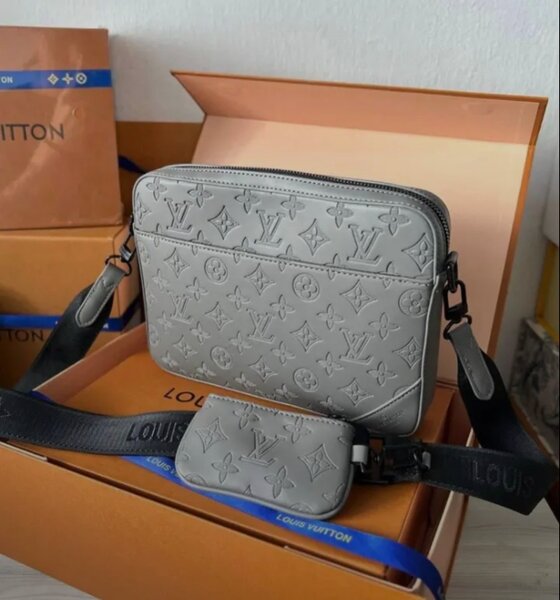 Sac banane Louis Vuitton gris