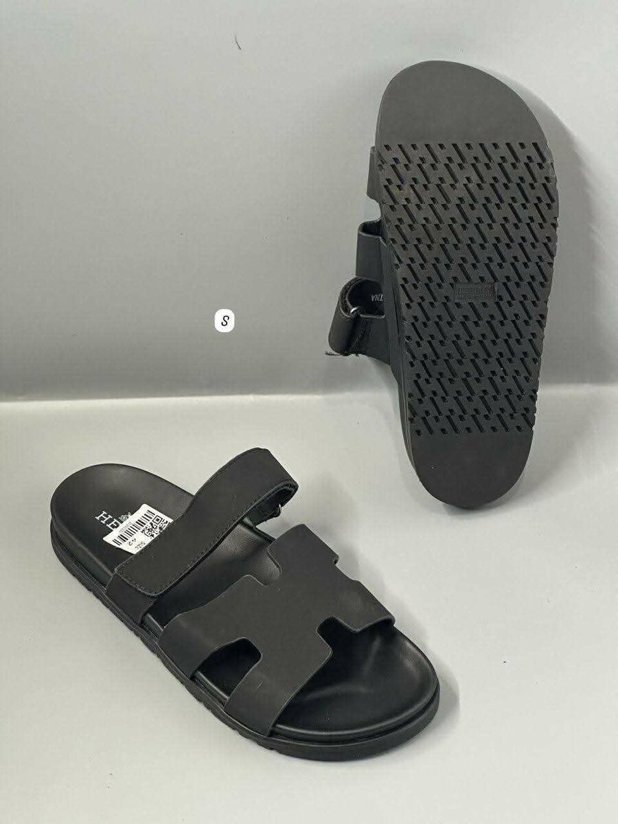 Sandales noires élégantes