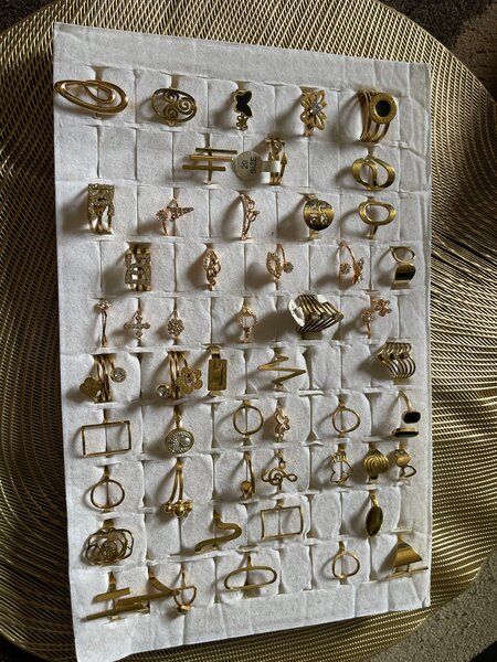 Broches de créateurs en or