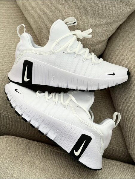 Sneakers blancs unisexes Nike