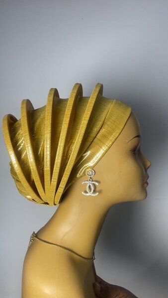 Chapeau Turban Doré Élégant