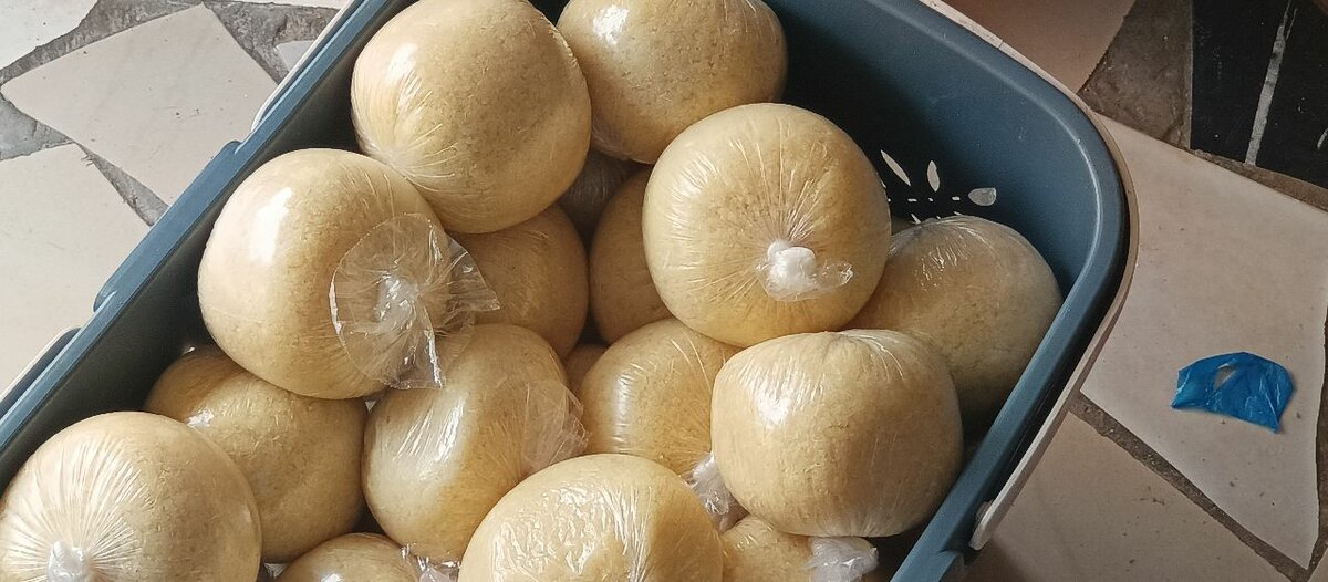 semoule de manioc ou Attieké