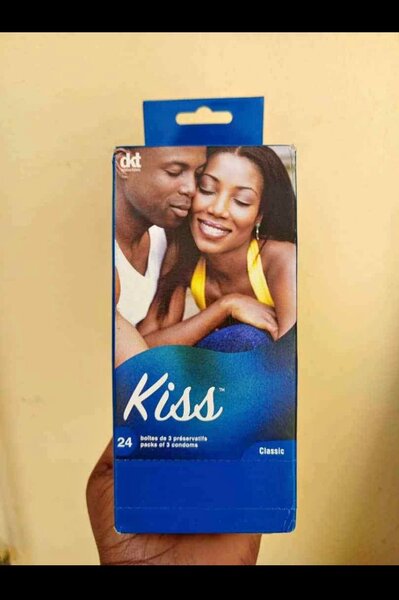 4 paquets de préservatifs