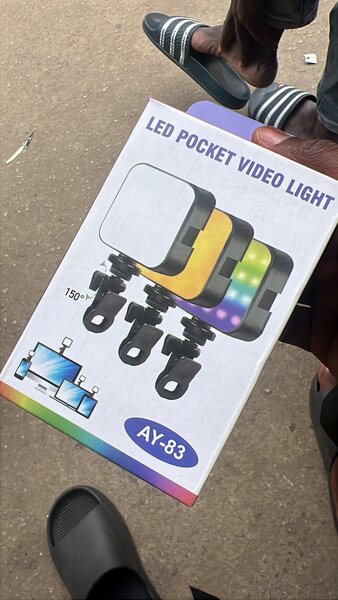 Lumière vidéo LED compacte