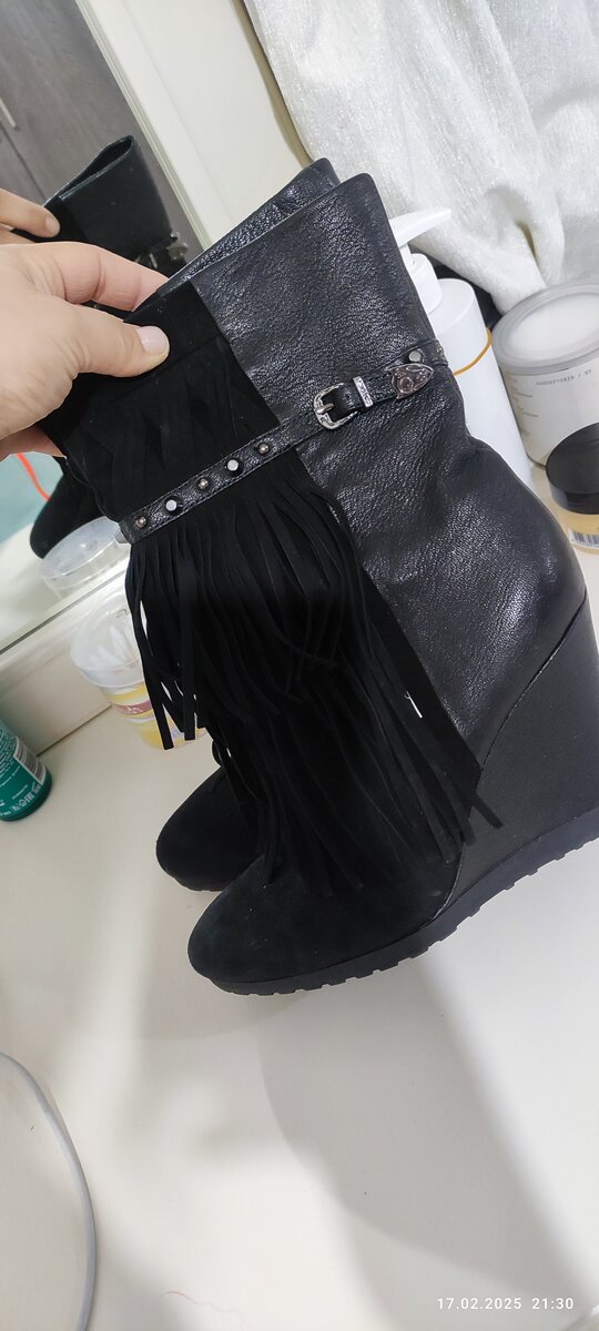 Демисезонные сапоги.