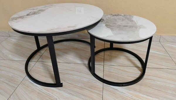 Tables basses en marbre blanc