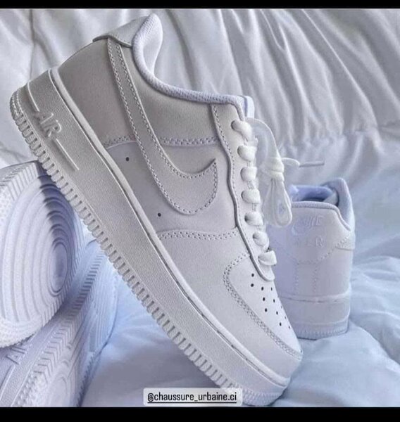 Baskets blanches élégantes