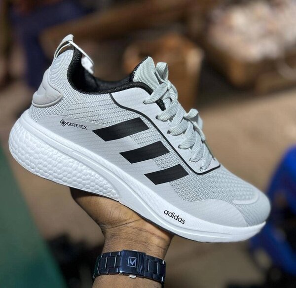 Adidas chaussure de sport
