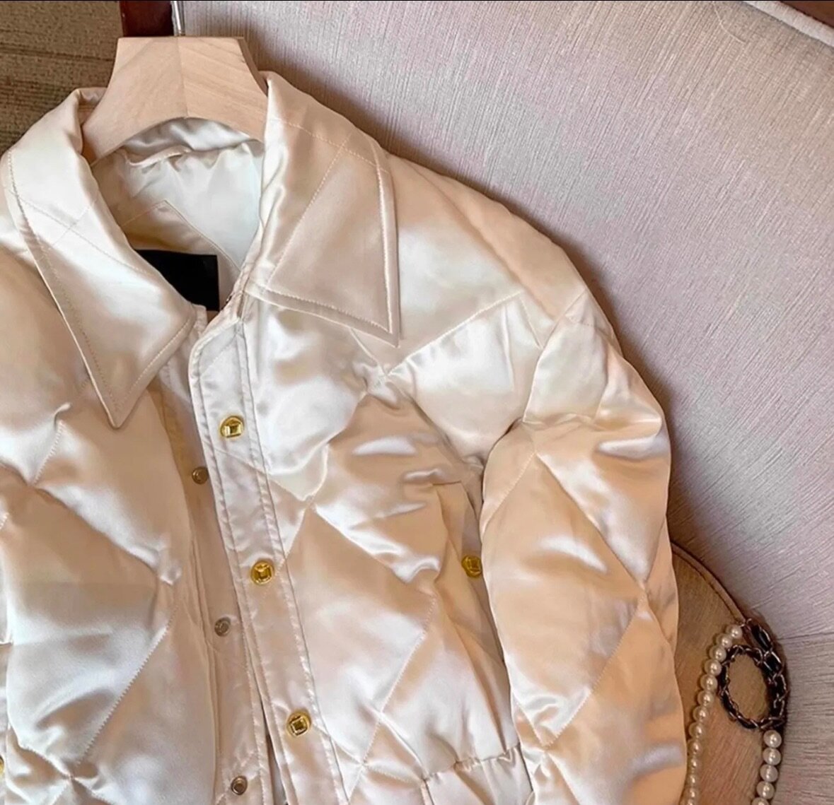 Легкий пуховик