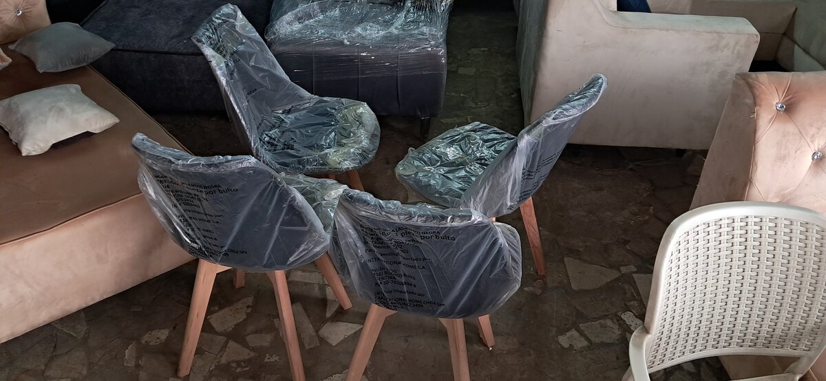 Chaises modernes en bois rembourrées