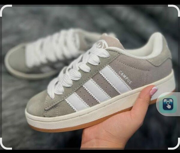 Baskets en daim beige