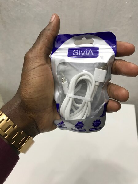iPhone cables ( sivia)