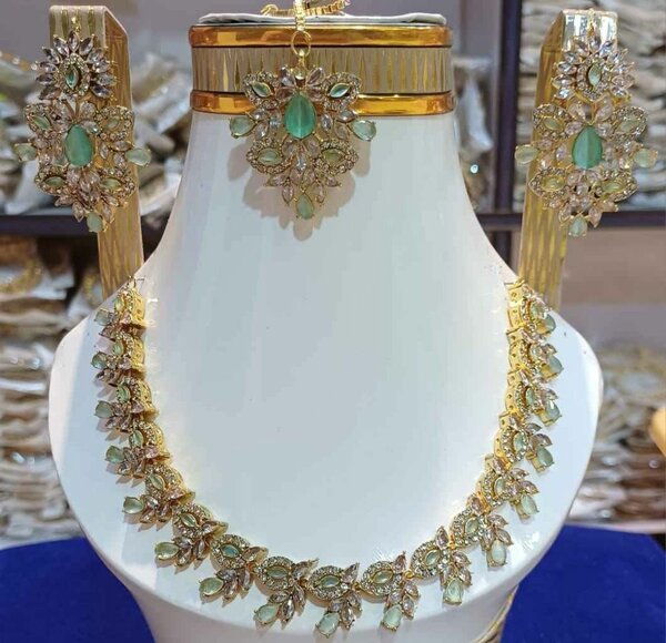 Zircon jewellery set