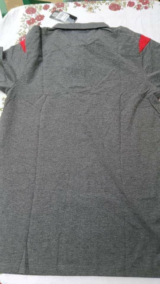 Polo gris pour hommes