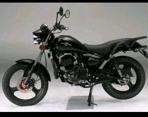 Moto élégante et sportive