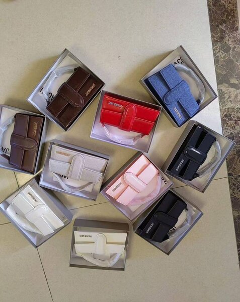 Jacquemus disponible en jeans