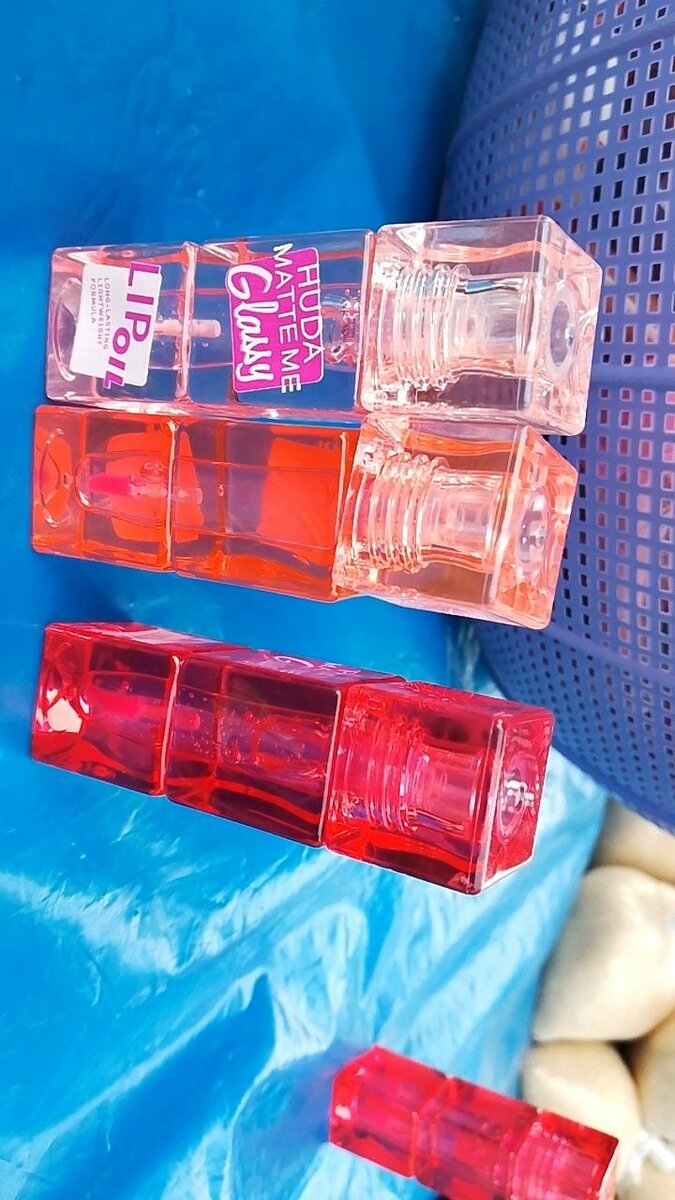 Maquillage des lèvres et t-shirt