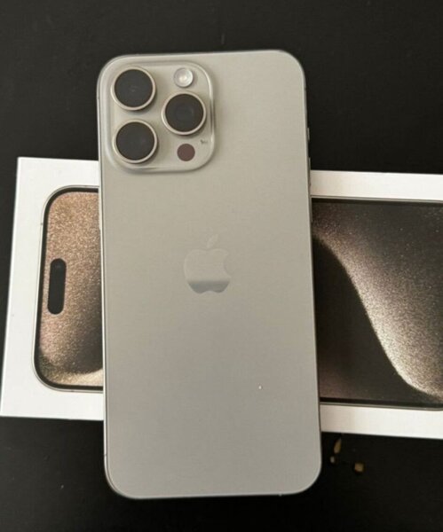 iPhone 15 pro max 256 gig