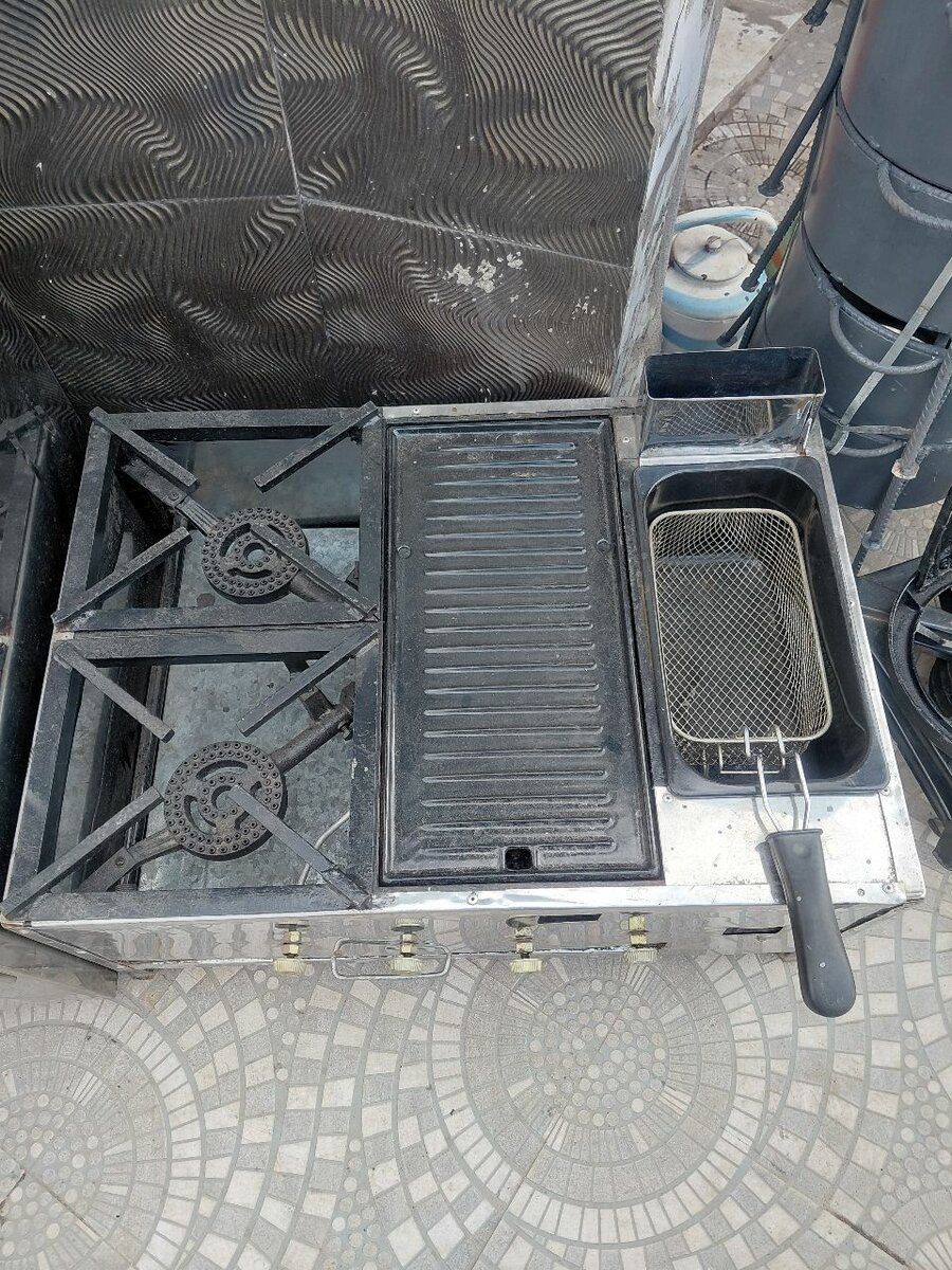 Cuisinière professionnelle inox